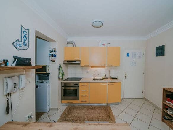 crveni vrh apartment in a resort with a sea view
