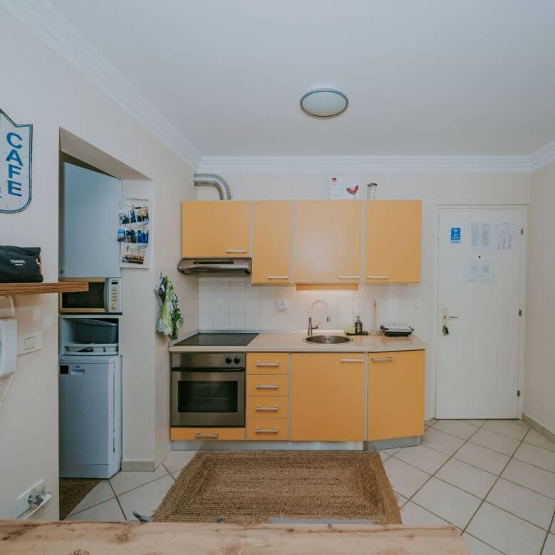 crveni vrh apartman u naselju s pogledom na more