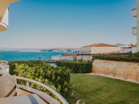 crveni vrh apartman u naselju s pogledom na more