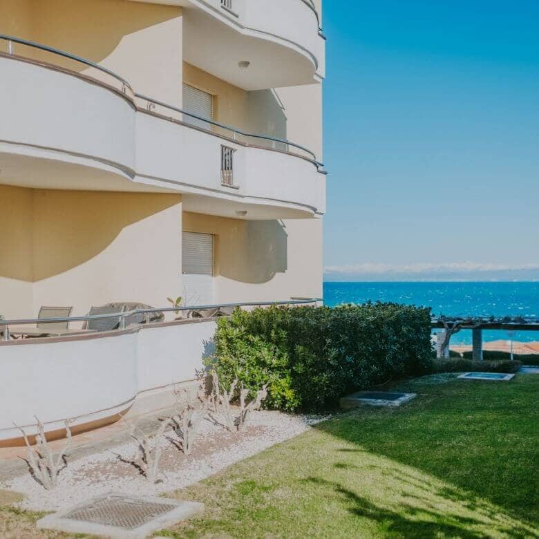 crveni vrh apartment in a resort with a sea view