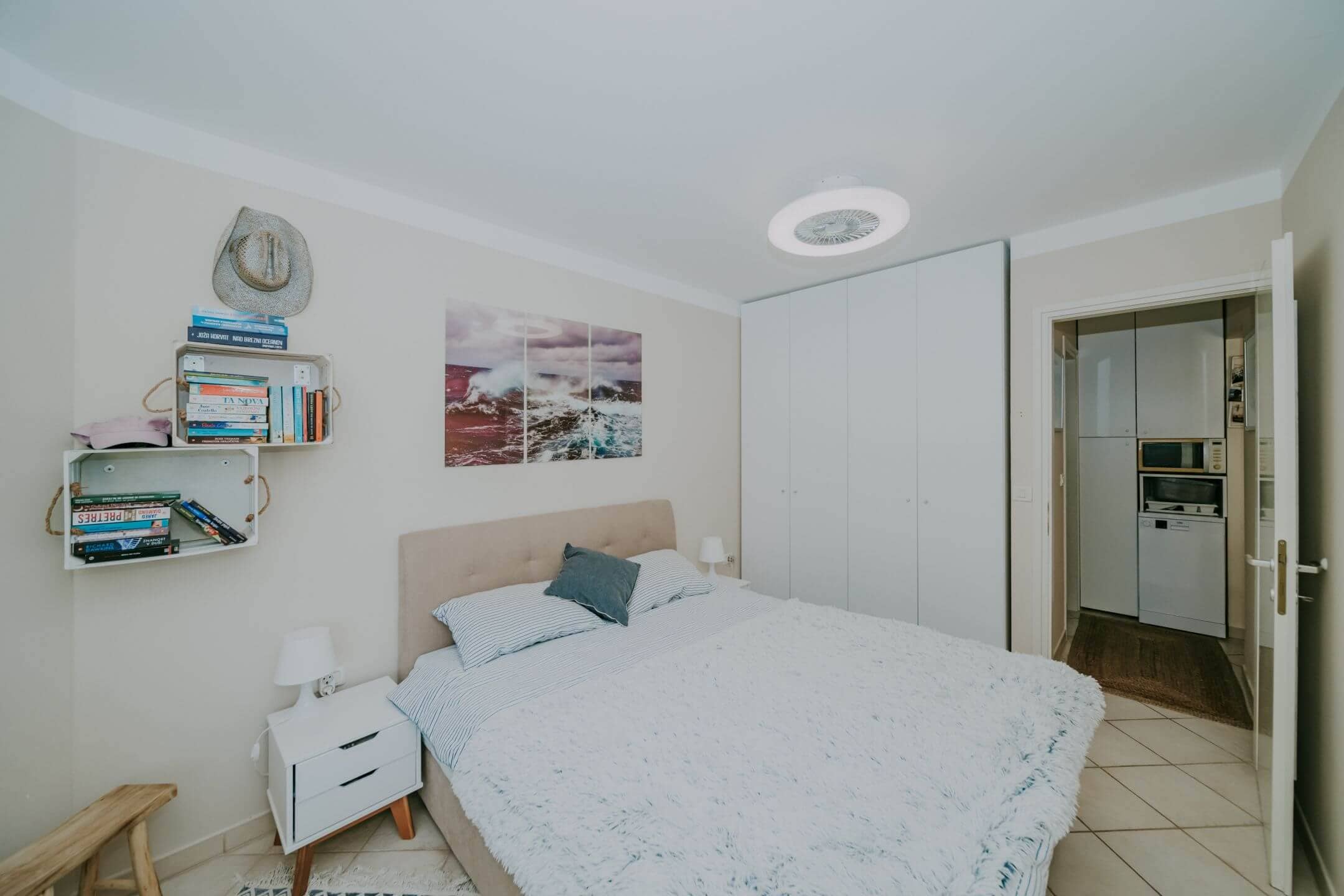 crveni vrh apartment in a resort with a sea view