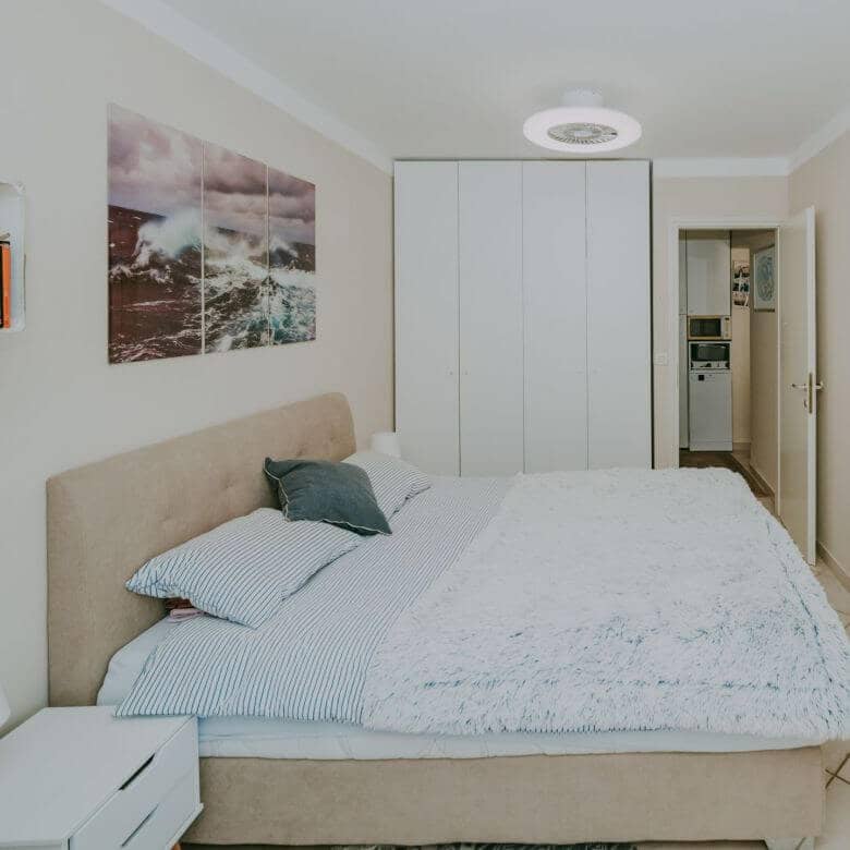 crveni vrh apartment in a resort with a sea view