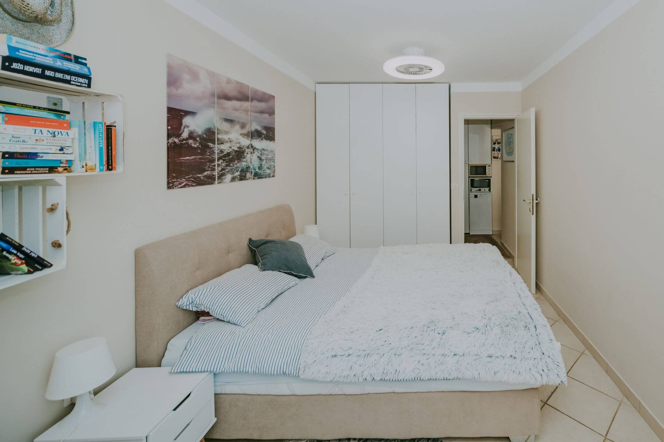 crveni vrh apartment in a resort with a sea view
