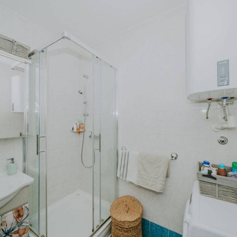 crveni vrh apartment in a resort with a sea view