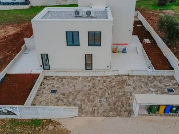 novigrad a modern house in a new building with a sea view