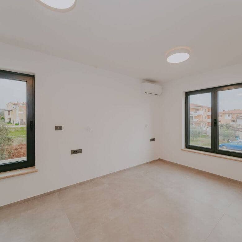 novigrad moderna kuća u novogradnji sa pogledom na more