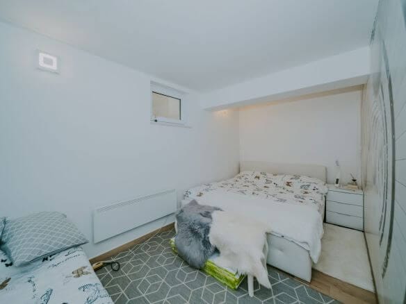 Новиградская квартира на первом этаже с садом и летней кухней