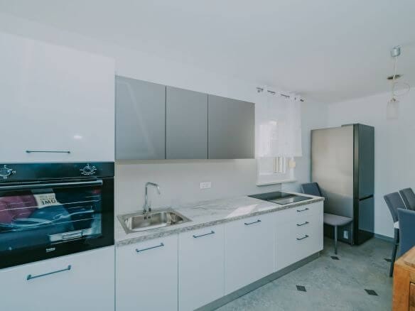 Новиградская квартира на первом этаже с садом и летней кухней