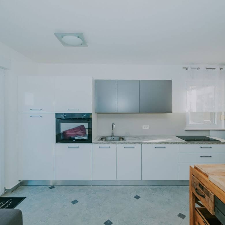 Новиградская квартира на первом этаже с садом и летней кухней