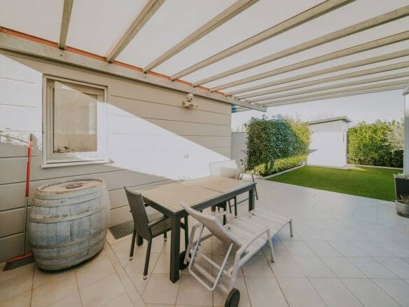 Новиградская квартира на первом этаже с садом и летней кухней