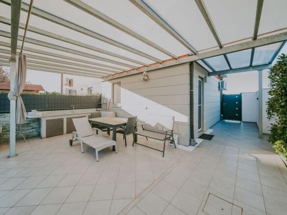 Новиградская квартира на первом этаже с садом и летней кухней