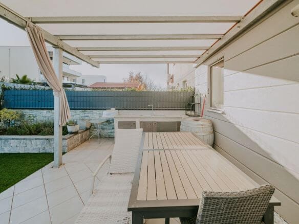 Новиградская квартира на первом этаже с садом и летней кухней