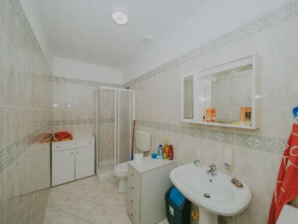 zambratija appartamento al piano terra con giardino e cucina estiva