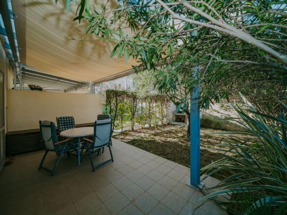 zambratija appartamento al piano terra con giardino e cucina estiva