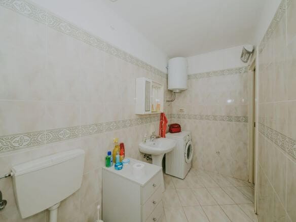 zambratija appartamento al piano terra con giardino e cucina estiva