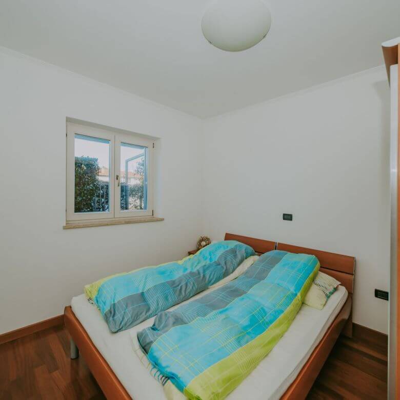 zambratija appartamento al piano terra con giardino e cucina estiva