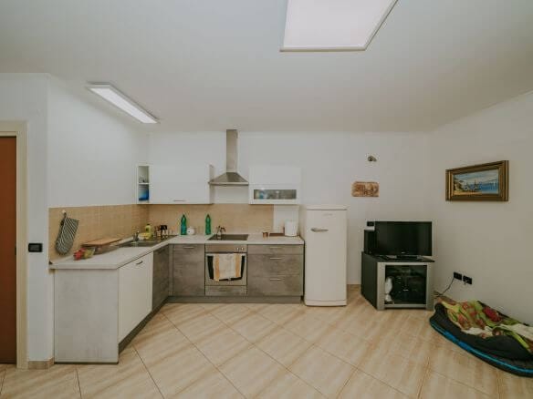 zambratija appartamento al piano terra con giardino e cucina estiva