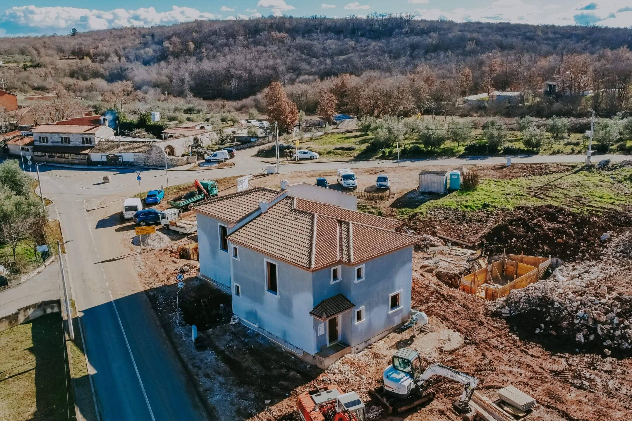 Doppelhaushälfte mit Pool in der Umgebung von Kastel in einem Neubau