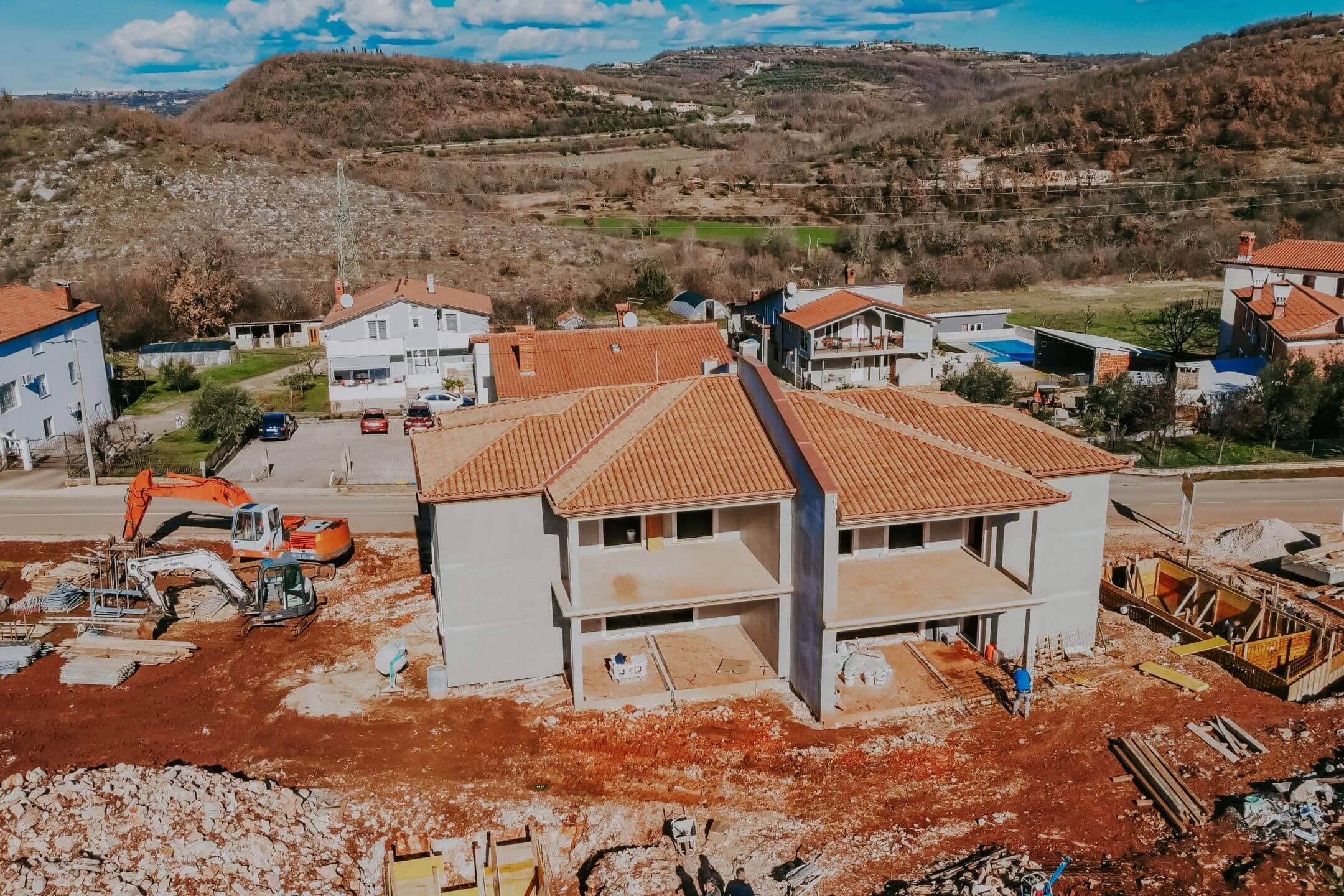 Doppelhaushälfte mit Pool in der Umgebung von Kastel in einem Neubau