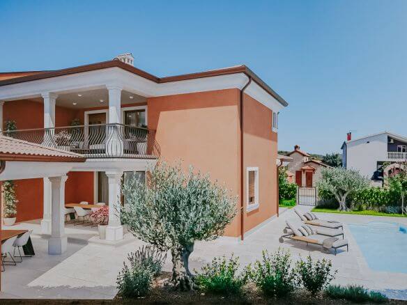 окрестности Кастеля двухквартирный дом с бассейном в новом здании