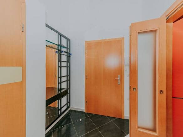 novigrad spazioso appartamento con garage e vista mare