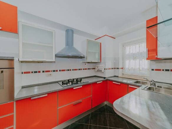 novigrad spazioso appartamento con garage e vista mare