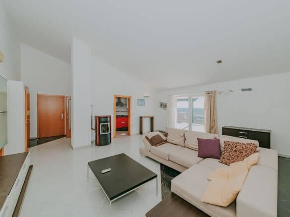 novigrad spacious flat with garage and sea view