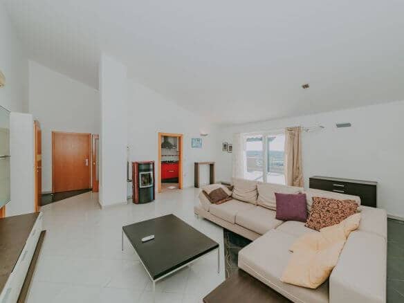 novigrad spazioso appartamento con garage e vista mare