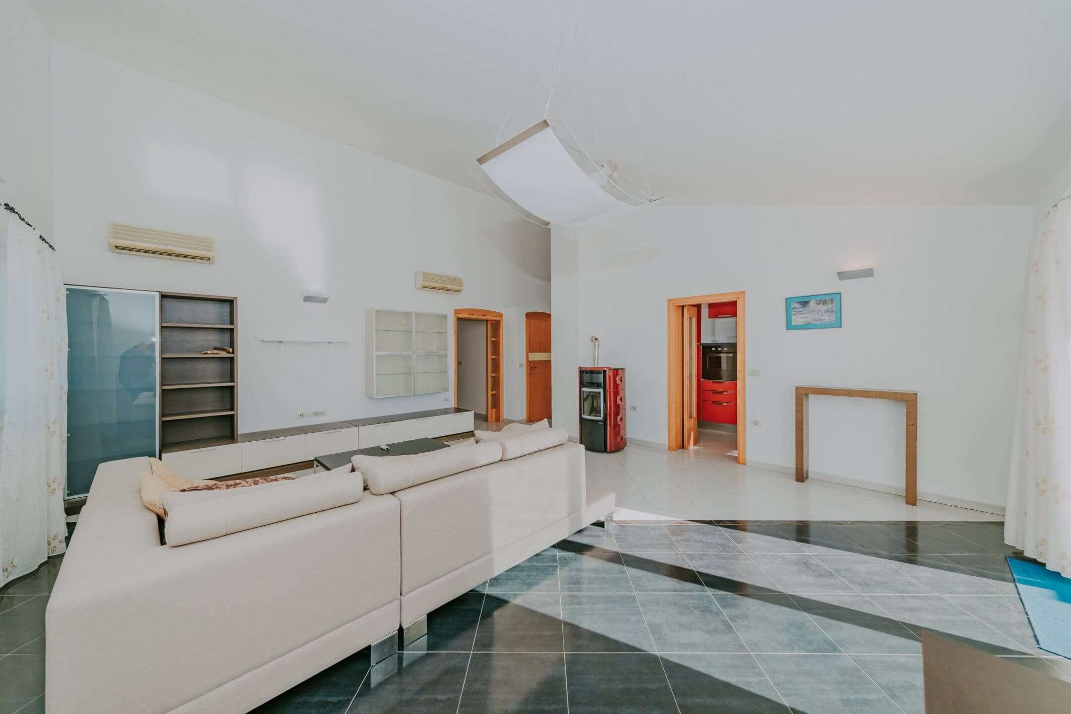 novigrad spazioso appartamento con garage e vista mare