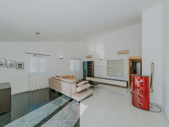 novigrad spazioso appartamento con garage e vista mare
