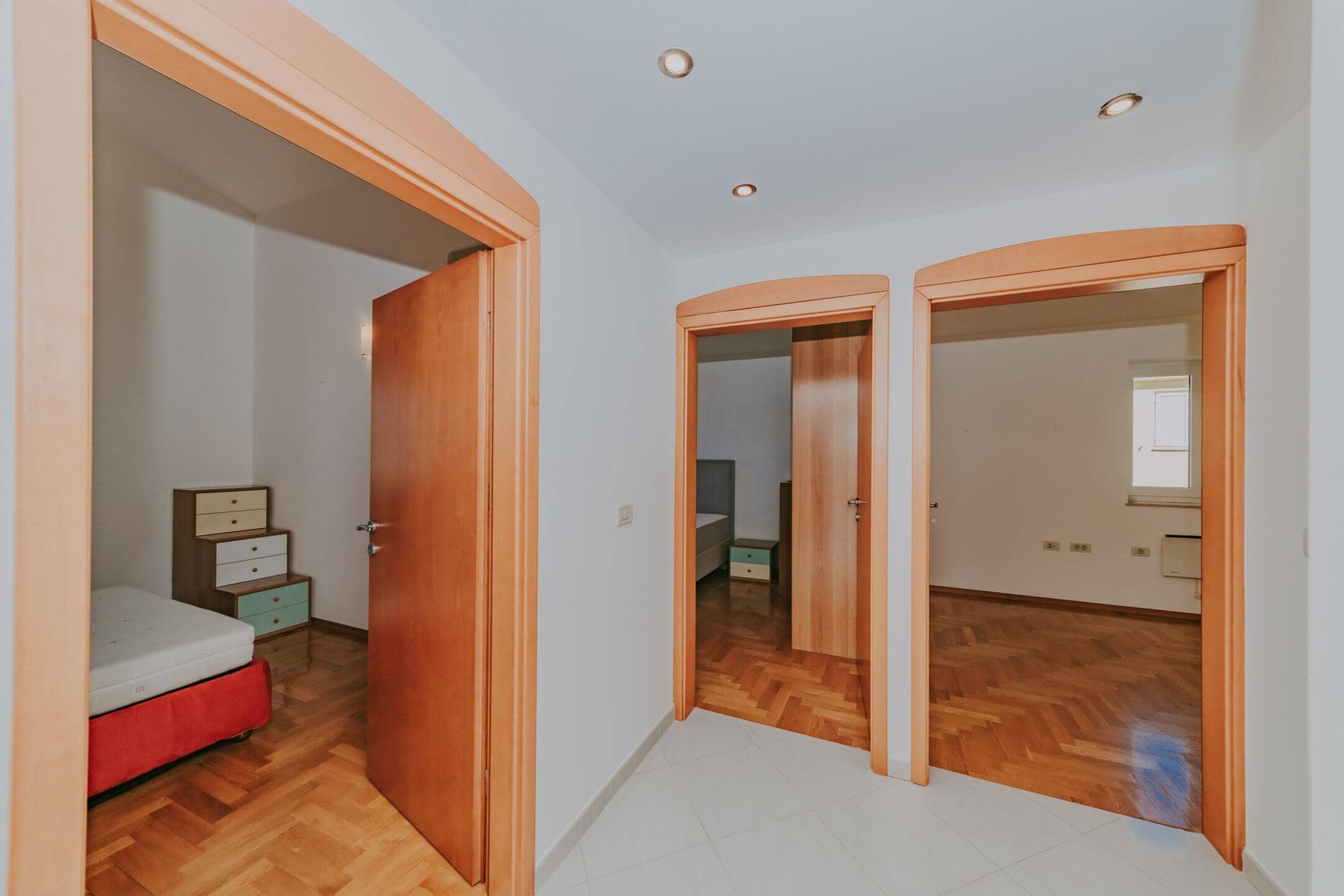 novigrad spazioso appartamento con garage e vista mare