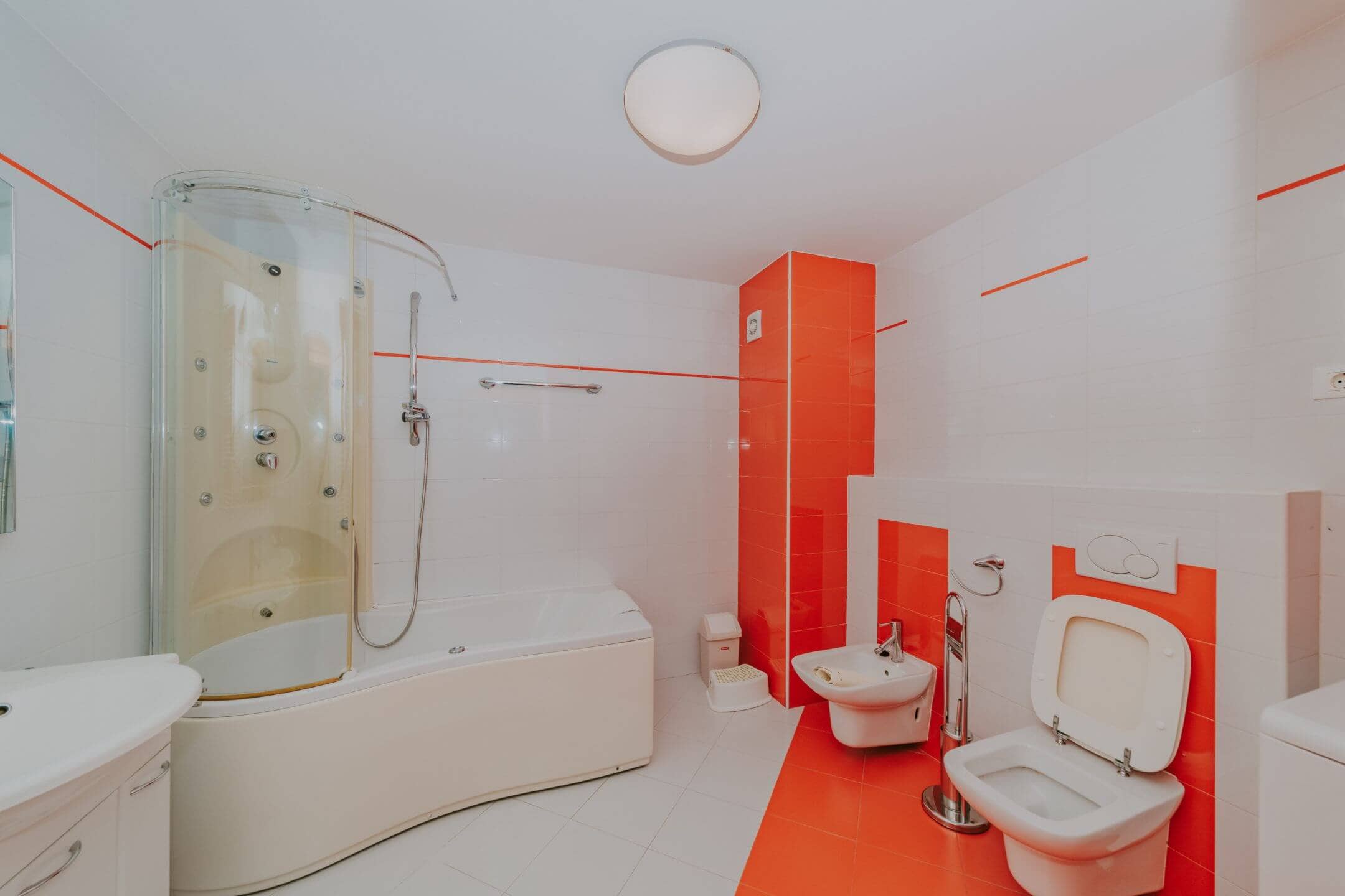 novigrad spazioso appartamento con garage e vista mare