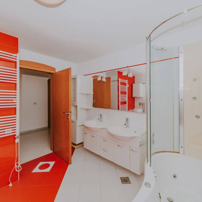 novigrad spacious flat with garage and sea view