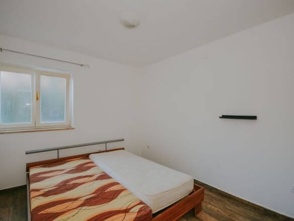 porec apartment in basement in an excellent location