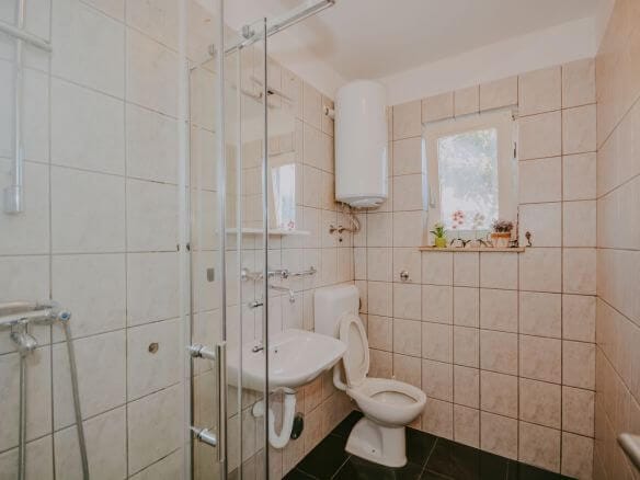 porec apartment in basement in an excellent location