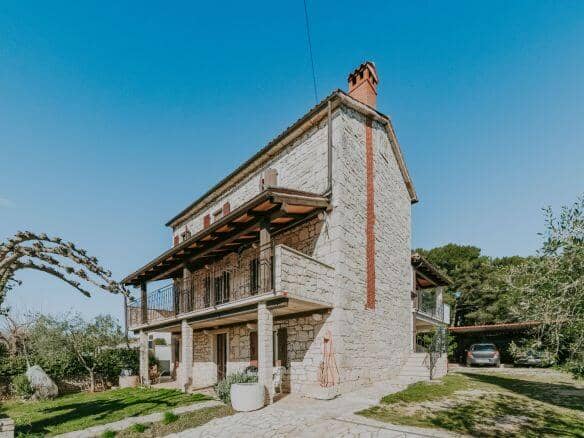 Porec Umgebung renoviertes istrisches Steinhaus mit Pool und Meerblick