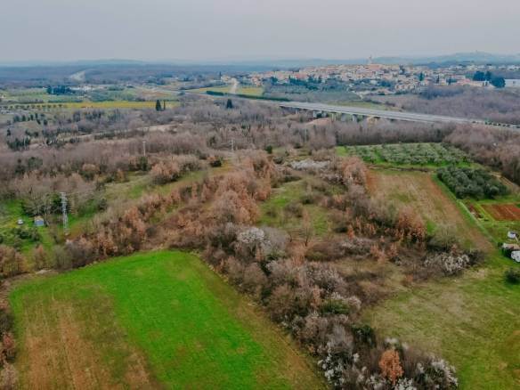 brtonigla okolica kmetijsko zemljišče s potencialom