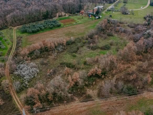 brtonigla okolica poslovno građevinsko zemljište