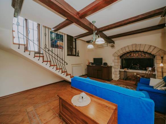 Momjan autochthones istrianisches Haus in einer abgelegenen Gegend mit freiem Blick