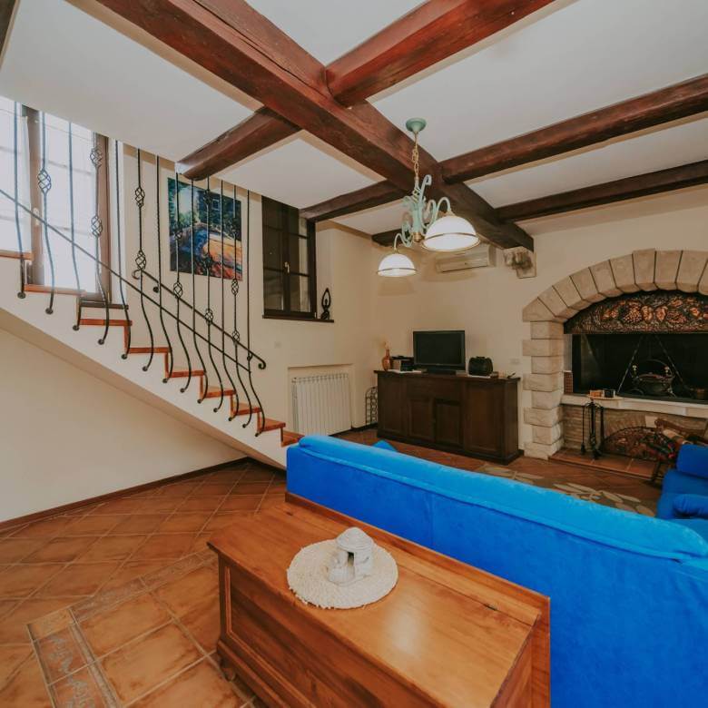 Momjan autochthones istrianisches Haus in einer abgelegenen Gegend mit freiem Blick