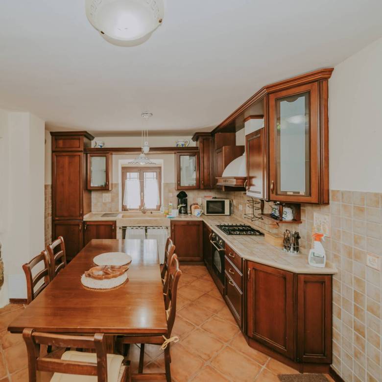 Momjan autochthones istrianisches Haus in einer abgelegenen Gegend mit freiem Blick