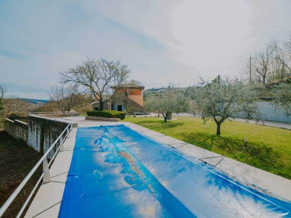 Momjan autochthones istrianisches Haus in einer abgelegenen Gegend mit freiem Blick