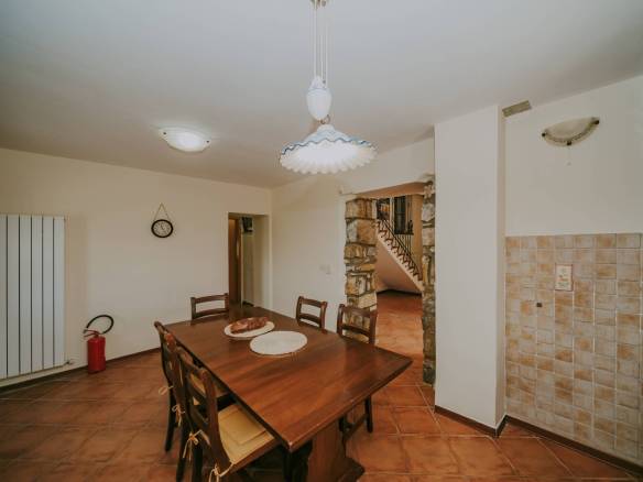 Momjan autochthones istrianisches Haus in einer abgelegenen Gegend mit freiem Blick