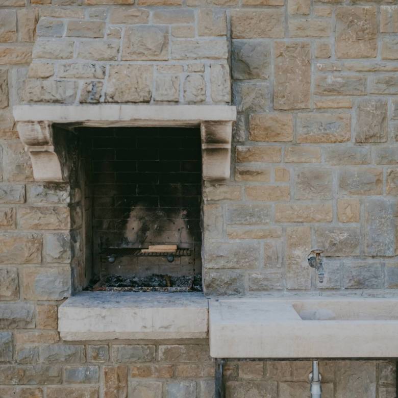 Momjan autochthones istrianisches Haus in einer abgelegenen Gegend mit freiem Blick