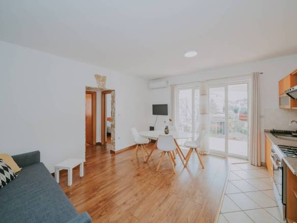 appartamento ammobiliato a Novigrad vicino alla città