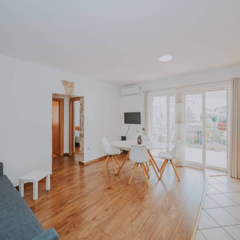 appartamento ammobiliato a Novigrad vicino alla città