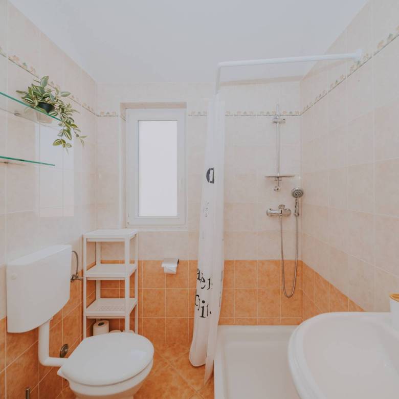 appartamento ammobiliato a Novigrad vicino alla città