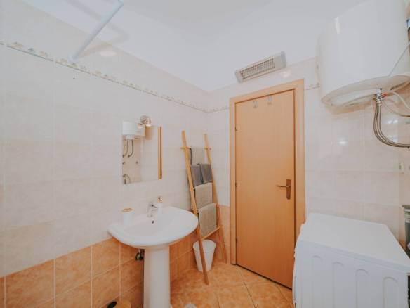 appartamento ammobiliato a Novigrad vicino alla città