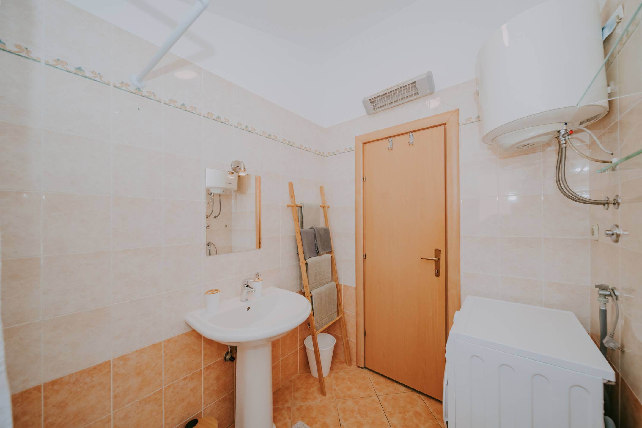 appartamento ammobiliato a Novigrad vicino alla città