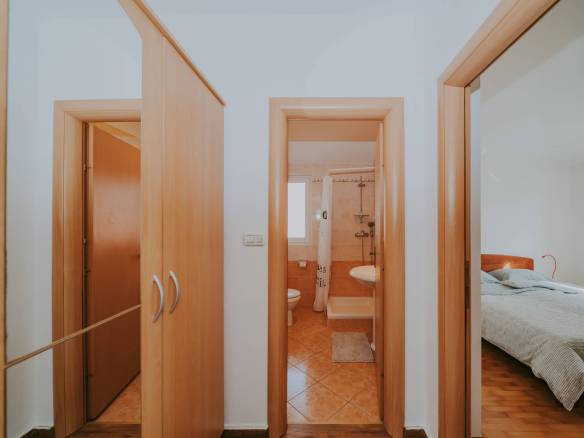 appartamento ammobiliato a Novigrad vicino alla città